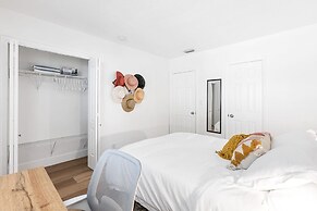 Lovely 2 BR Condo in Sailboat Bend