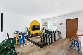 Lovely 2 BR Condo in Sailboat Bend