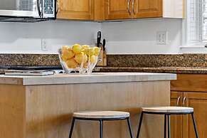 Spacious Beach Apt in Las Olas Blvd