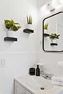 Lovely Rental Unit With Free Parking on Premises