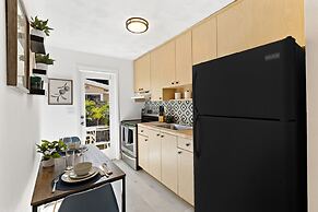 Lovely Rental Unit With Free Parking on Premises