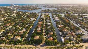 Beach Apt With Waterview in Las Olas Blvd