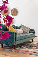 Stylish 2 BR Condo - Close to Riverwalk