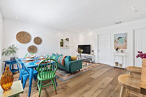 Stylish 2 BR Condo - Close to Riverwalk