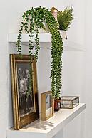 Stylish 2 BR Condo - Close to Riverwalk