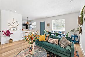 Stylish 2 BR Condo - Close to Riverwalk