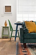 Stylish 2 BR Condo - Close to Riverwalk