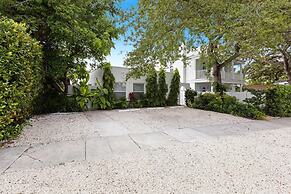 Charming 2 Bedroom Apartment in Victoria Park