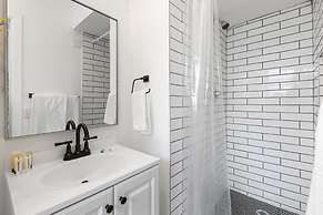 Charming 2 Bedroom Apartment in Victoria Park