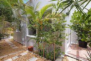 Charming 2 Bedroom Apartment in Victoria Park