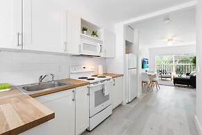 Charming 2 Bedroom Apartment in Victoria Park