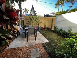 Charming 2 Bedroom Apartment in Victoria Park