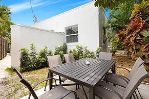 Charming 2 Bedroom Apartment in Victoria Park