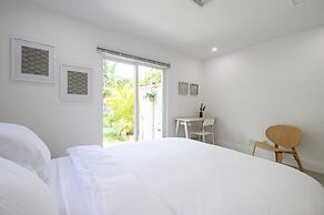 Bright Comfortable Apt in Victoria Park