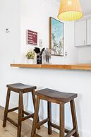 Beautiful 2 BR Apartment - Bright and Spacious