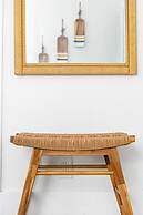 Beautiful 2 BR Apartment - Bright and Spacious