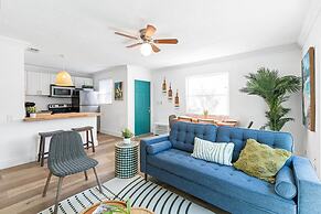 Beautiful 2 BR Apartment - Bright and Spacious