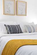 Beautiful 2 BR Apartment - Bright and Spacious