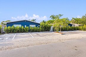 Beautiful 2 BR Apartment - Bright and Spacious