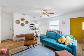 The Yellow Submarine Sailboat Bend