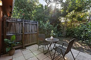 Charming Cozy Studio Lake Ridge