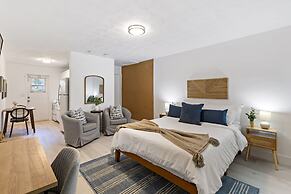 Charming Cozy Studio Lake Ridge