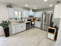 Good Vibes House With Private Pool