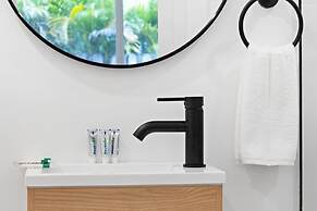 Spacious 2 BR Sailboat Bend