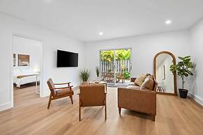 Spacious 2 BR Sailboat Bend