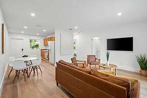 Spacious 2 BR Sailboat Bend