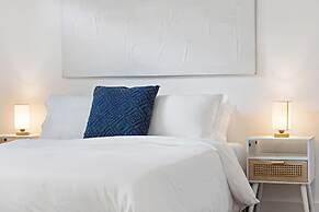 Spacious 2 BR Sailboat Bend