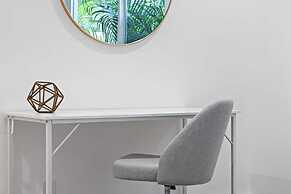 Spacious 2 BR Sailboat Bend