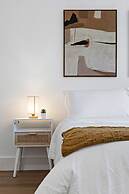 Spacious 2 BR Sailboat Bend