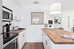 Bright and Spacious 2 BR Apartment