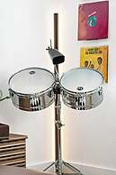 Musicians Lounge - 2 BR With Parking Asssigned