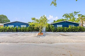 Musicians Lounge - 2 BR With Parking Asssigned