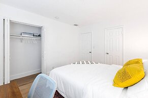 Musicians Lounge - 2 BR With Parking Asssigned