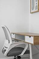 Musicians Lounge - 2 BR With Parking Asssigned