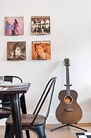 Musicians Lounge - 2 BR With Parking Asssigned