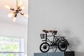 Musicians Lounge - 2 BR With Parking Asssigned