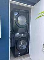 Musicians Lounge - 2 BR With Parking Asssigned