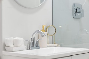 Bright Stylish Apt in Las Olas Blvd Victoria Park