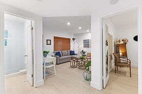 Bright Stylish Apt in Las Olas Blvd Victoria Park