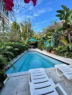 Bright Stylish Apt in Las Olas Blvd Victoria Park