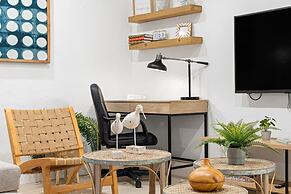 Bright Stylish Apt in Las Olas Blvd Victoria Park