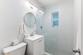 Bright Stylish Apt in Las Olas Blvd Victoria Park