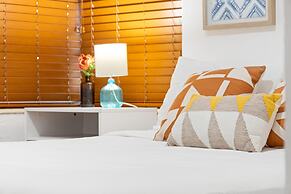 Bright Stylish Apt in Las Olas Blvd Victoria Park