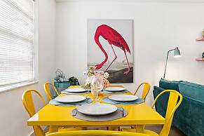 Stylish 2 BR Condo - Free Parking on Premises