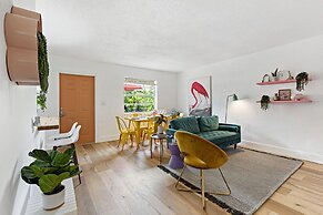 Stylish 2 BR Condo - Free Parking on Premises