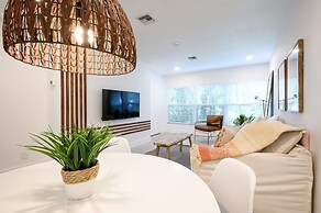 Beautiful And Comfortable Apt in Victoria Park